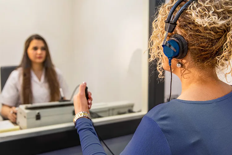 Medisan Sağlık Sistemleri - İşitme Testi Ne Kadar Sürer Odyometre Kabini Avantajları - Odyometre kabini